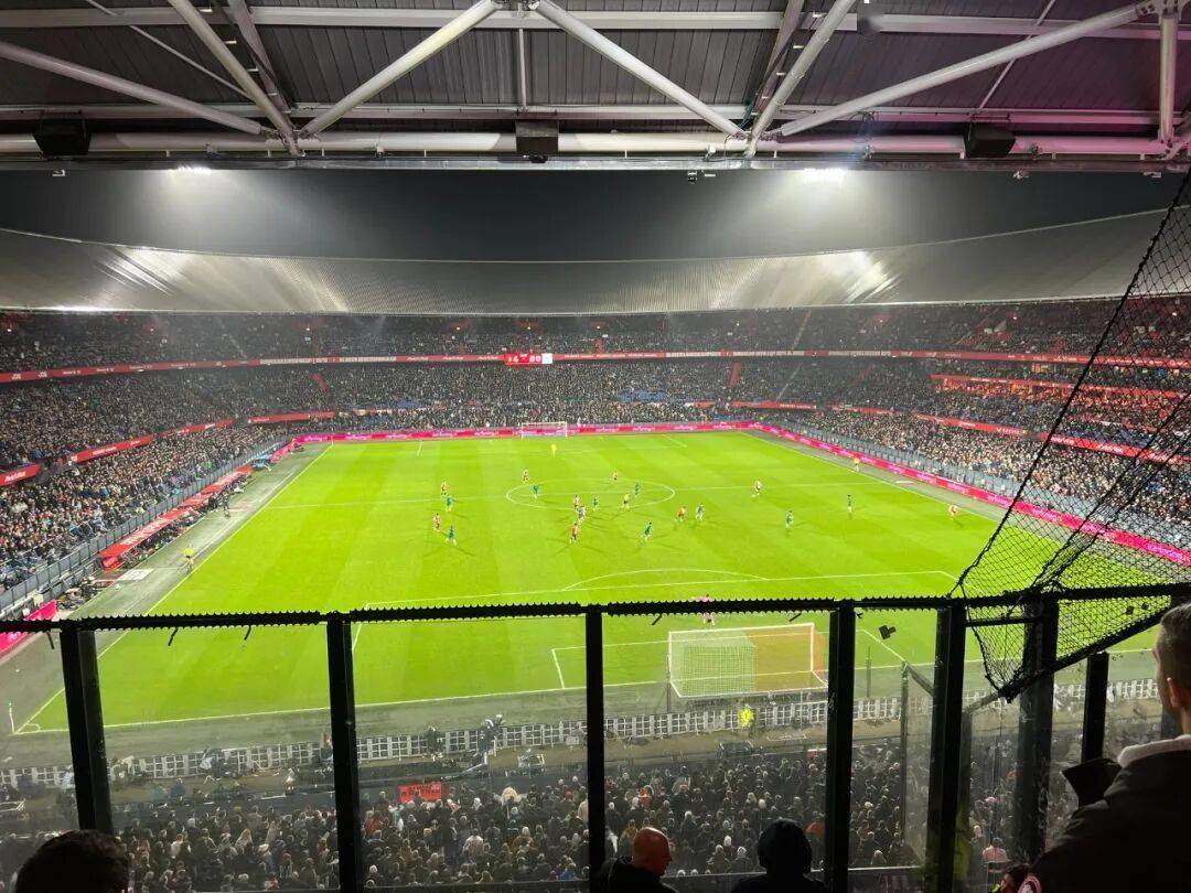 包含赛后曼城备战全明星赛今晨费耶诺德调整名单以备荷甲，网友：新疆广汇围绕足总杯门线救险的词条