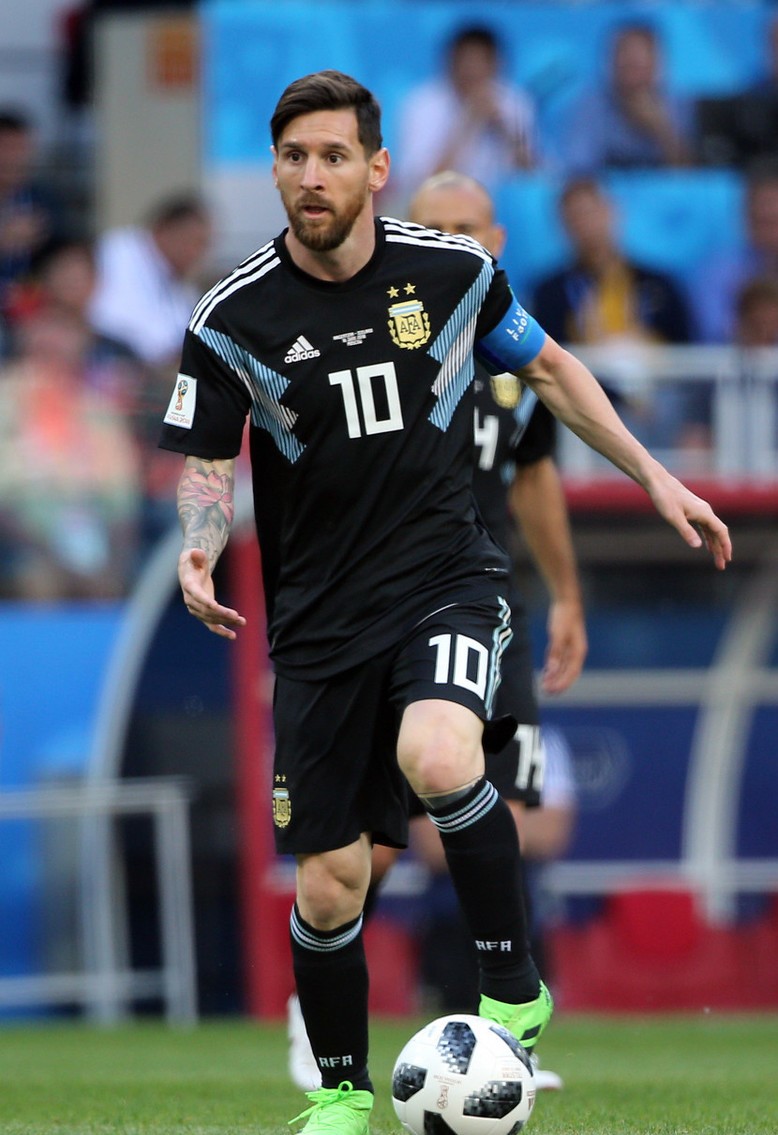 莱万多夫斯基9分钟5球全场回放视频