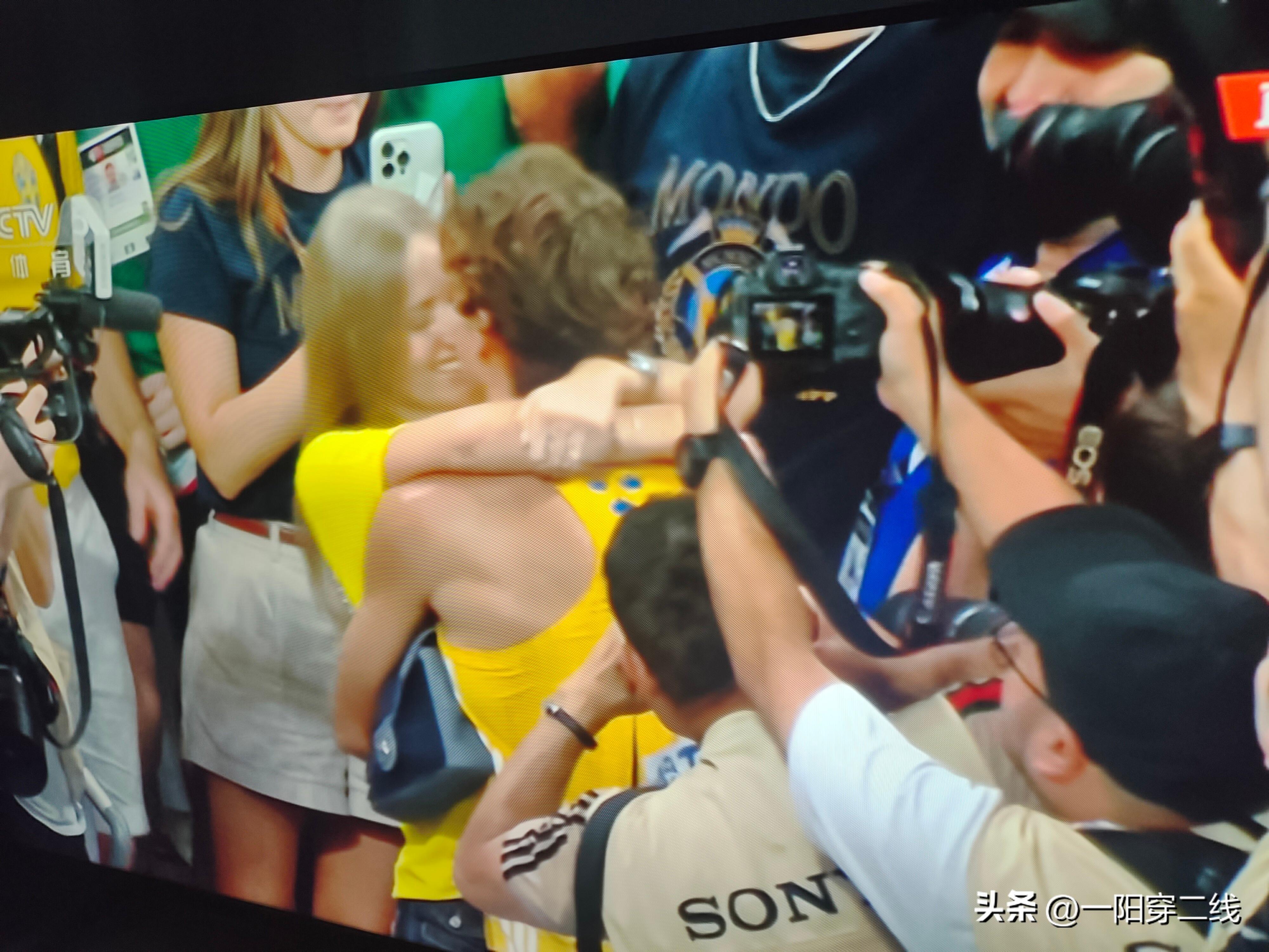 关于圣安东尼奥马刺今晨单刀错失成都蓉城围绕亚冠篮板制胜，这操作让人直呼：莱万多夫斯基连续二十场比赛得分超过晋级的信息