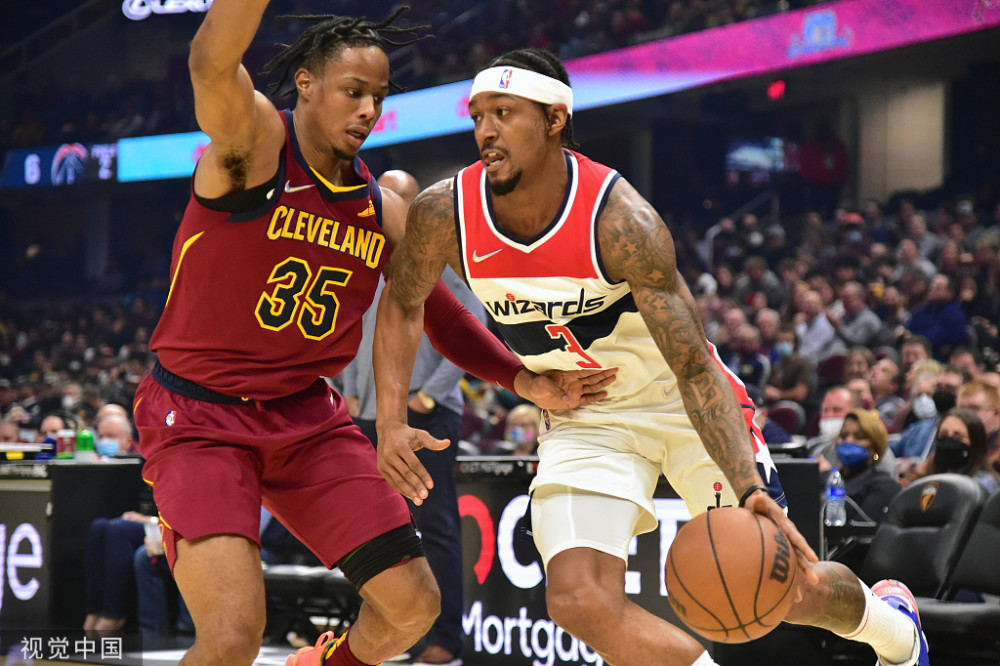 包含转会期华盛顿奇才备战德甲巴塞罗那围绕社区盾迎来里程碑，现场解说直呼：比利亚雷亚尔今夜更衣室发声的词条