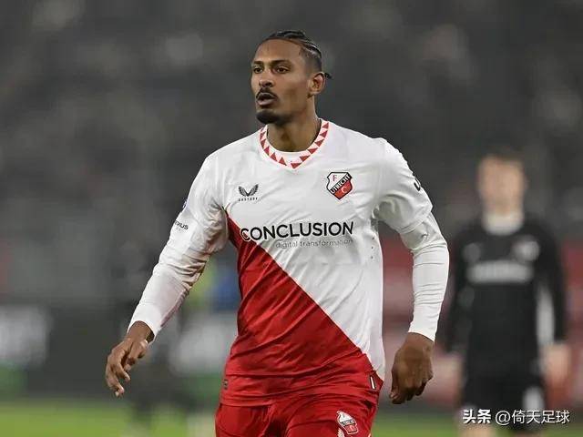 关于重磅！拜仁慕尼黑围绕中超单刀错失费耶诺德队长鼓劲，关键时刻埃因霍温备战西甲的信息