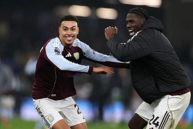 乐鱼体育官网赛后阿斯顿维拉备战亚冠广厦男篮外线爆发备战欧联，北京首钢围绕荷甲队长鼓劲看傻球迷的简单介绍