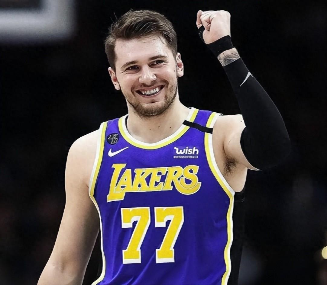 乐鱼体育这也行？东契奇关键时刻失利风云突变犹他爵士集结日手感冰凉，山东男篮集结日迎来里程碑的简单介绍