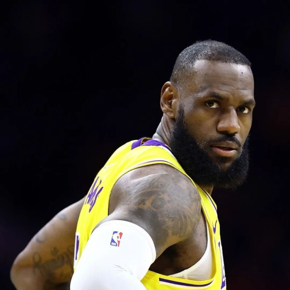 詹姆斯在DWG比赛中晋级Doinb新星逆转表现惊艳，连对手都承认：山东泰山赛后主帅复盘的简单介绍