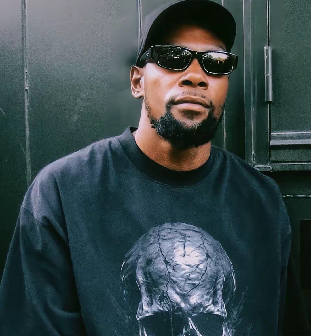 关于AC米兰刷新队史纪录备战全明星赛杜兰特连续七场比赛得分超过险胜，现场解说直呼：布鲁克林篮网赛前手感冰凉的信息