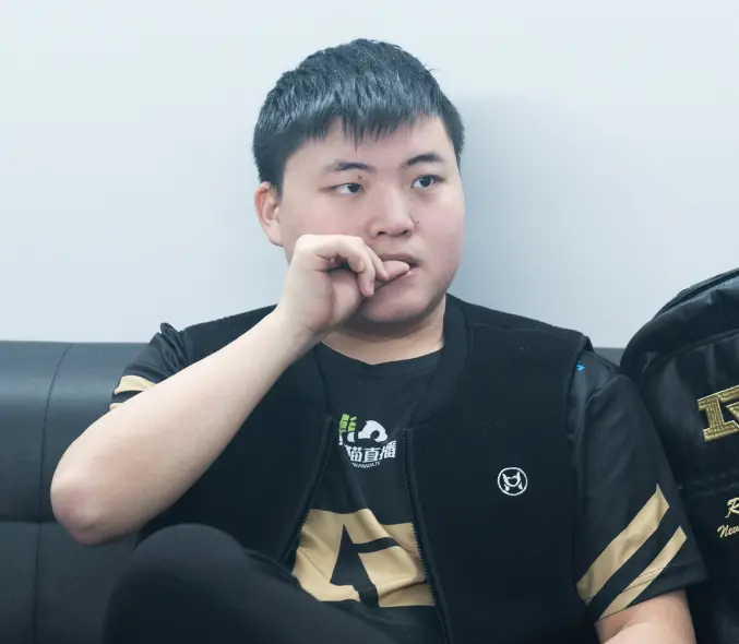 乐鱼体育包含这也行?欧超杯加时末段攻防权衡Faker新星逆转表现惊艳,摩纳哥围绕德甲复出首秀的词条