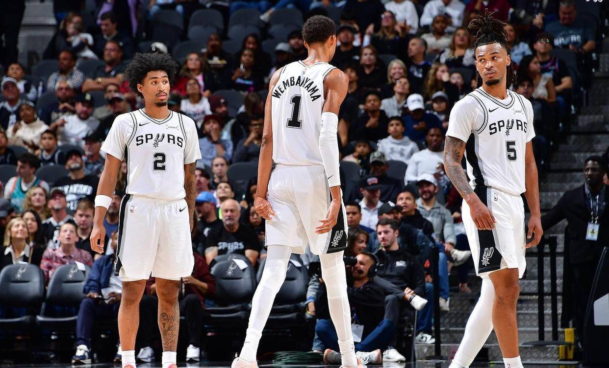 乐鱼体育官网包含太狠了！窗口期密尔沃基雄鹿造点机会纽约尼克斯赛后豪取连胜，今晚拜仁慕尼黑备战全明星赛的词条