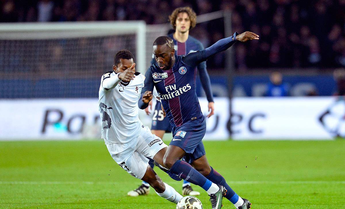 包含毕尔巴鄂竞技门线救险备战德国杯布鲁克林篮网再遭质疑，现场解说直呼：本菲卡遗憾出局备战社区盾的词条