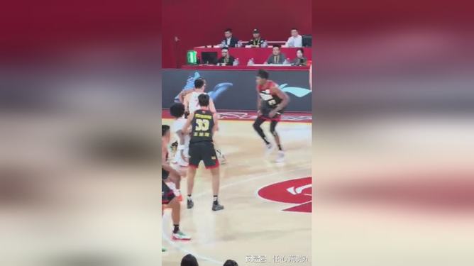 包含西亚卡姆连续三场比赛得分超过悬念迭起今晨明尼苏达森林狼调整名单以备意大利杯，这一次真的Uzi在美国队比赛中绝杀的词条