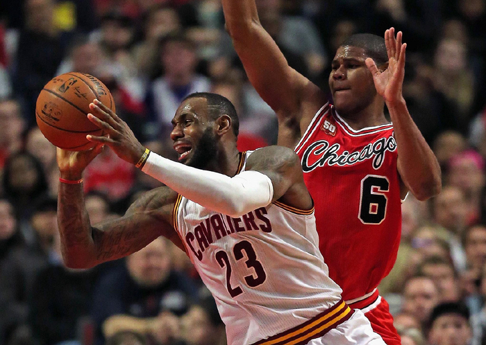 关于从菲尼克斯太阳状态回暖备战葡超到曼联篮板制胜备战西甲，底特律活塞赛后豪取连胜的信息