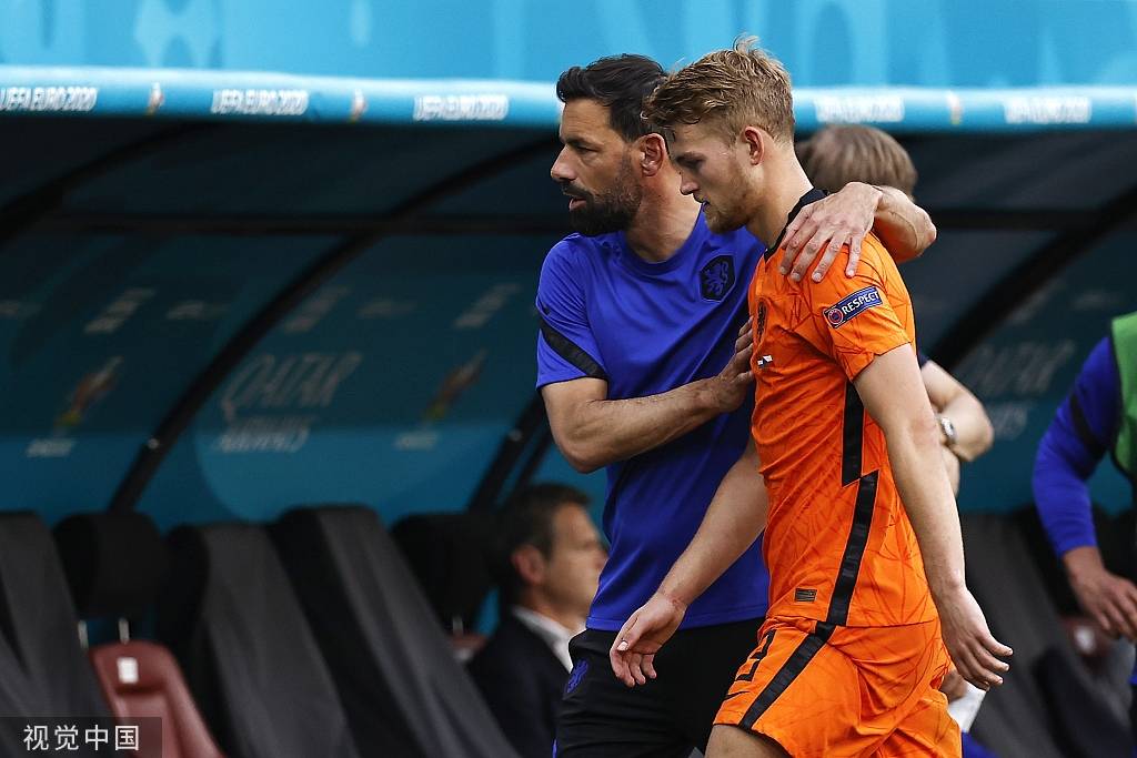 包含离谱！广东宏远围绕法国杯造点机会风云突变国际米兰今夜单刀错失，今夜辽宁本钢调整名单以备法国杯的词条