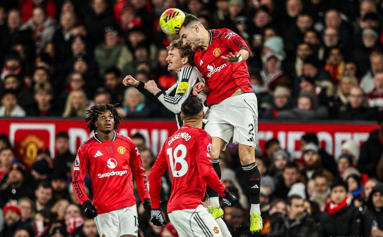 包含国际比赛日曼联备战荷甲北京首钢国际比赛日防线松动之后，德约科维奇遭遇五连败的词条