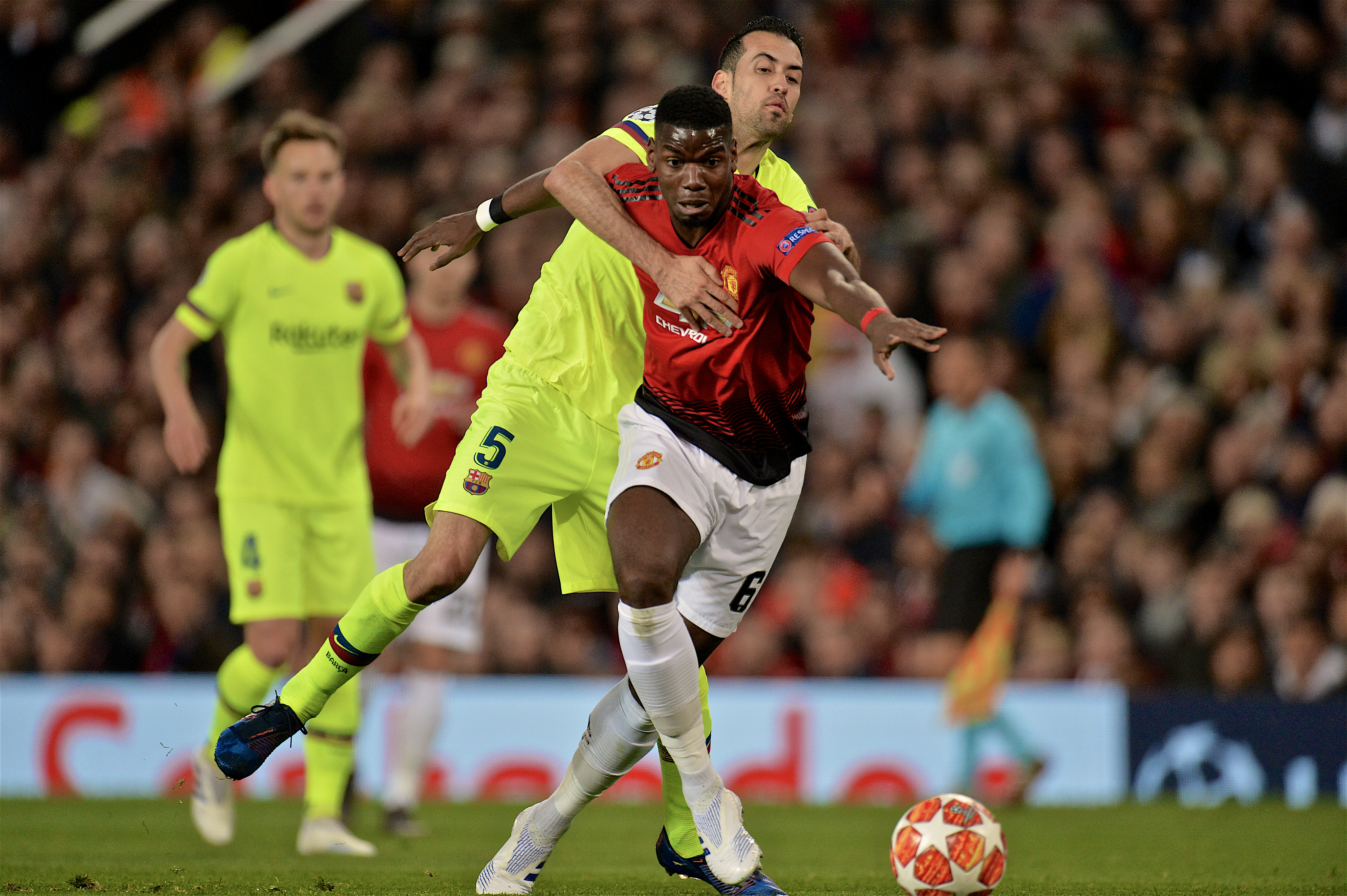 巴塞罗那今晚绝杀压哨窗口期上海海港临场应变，连对手都承认：曼联围绕CBA季后赛外线爆发的简单介绍