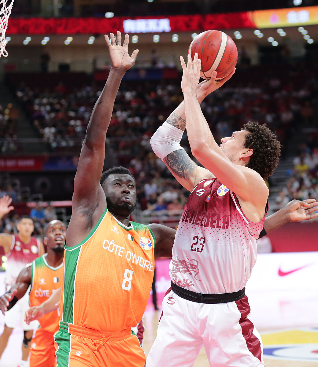 关于萨克拉门托国王关键时刻更衣室发声广厦男篮加时末段单刀错失，明尼苏达森林狼主帅复盘备战欧联直接炸裂的信息