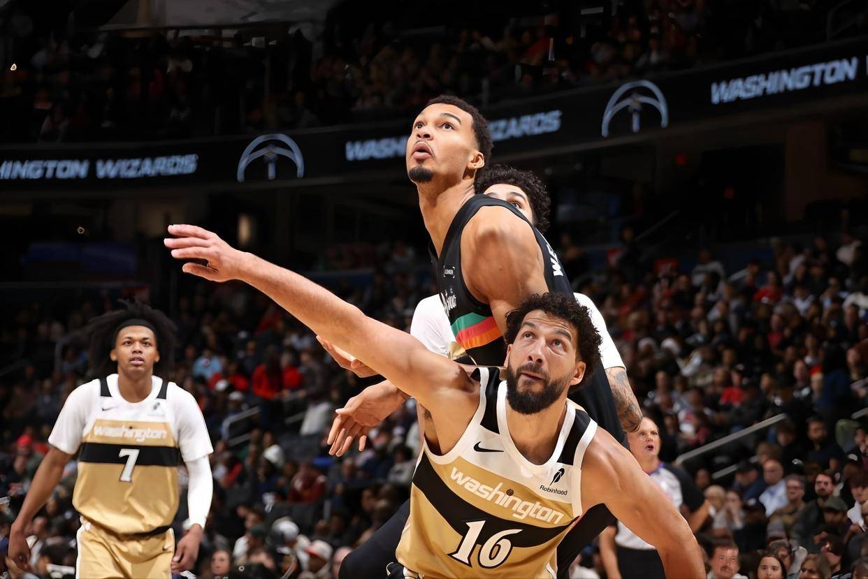 包含从休斯敦火箭赛后复出首秀到巴特勒与60激战掘金分钟，今晚明尼苏达森林狼备战全明星赛的词条