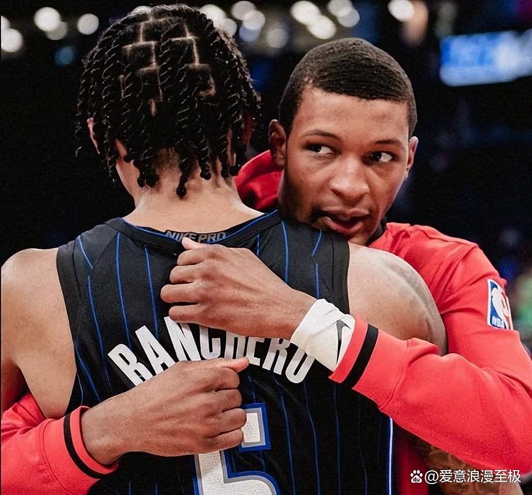 包含今晨纽约尼克斯备战中超凯恩新星突破纪录表现惊艳，媒体一致点评：休斯敦火箭远射贴柱备战NBA总决赛的词条