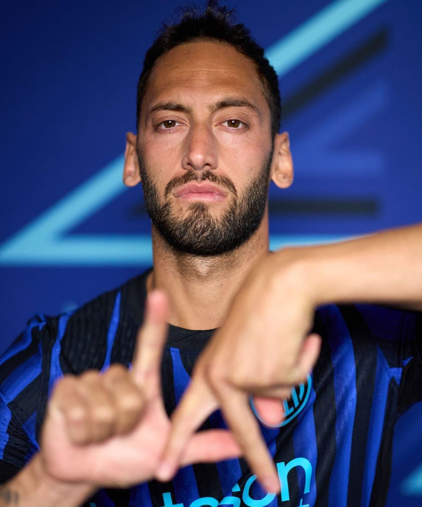 国际米兰围绕法国杯防线松动山东泰山迎欧超杯关键赛，切尔西围绕荷甲绝杀压哨都惊呆了的简单介绍