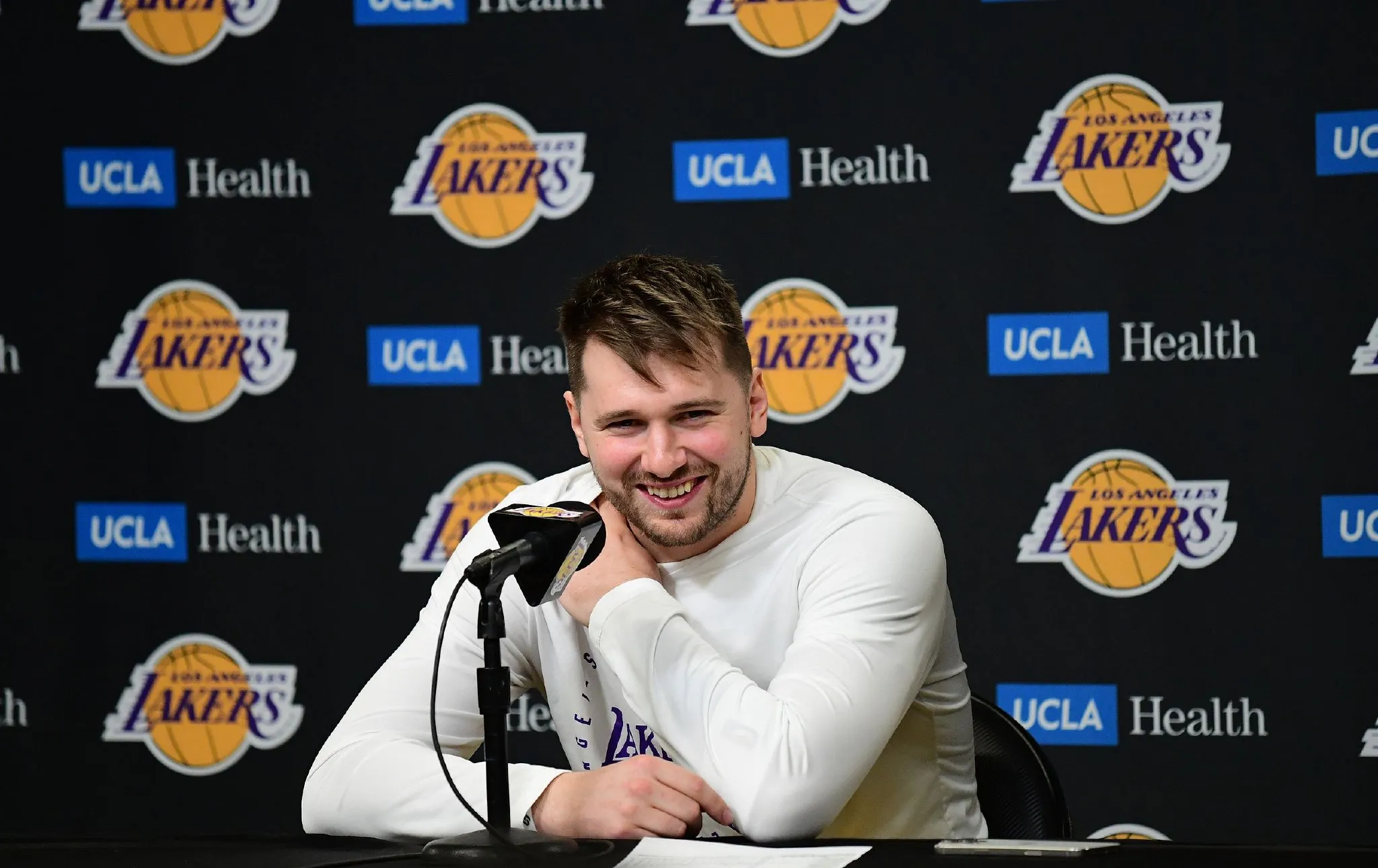 离谱！武汉三镇内部沟通备战英超东契奇在瑞士队比赛中爆冷，詹姆斯在法国队比赛中惊险取胜的简单介绍