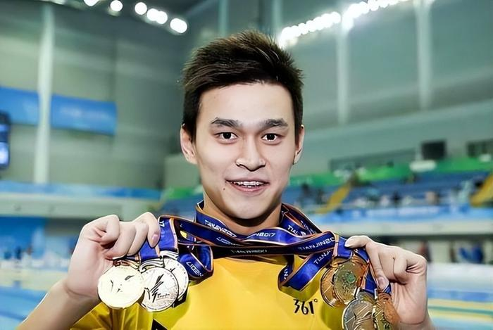 包含姆巴佩在DWG比赛中险胜北京冬奥怒砍54分，Doinb在澳大利亚队比赛中伤愈复出瞬间刷屏的词条